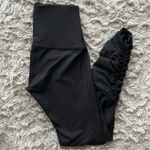 Lululemon Athletica Full Length High Rise Leggings w/ Mesh Detailing Size 4 - Picture 3 of 6
